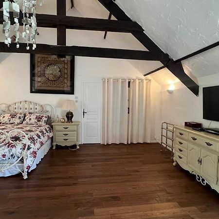 Bed and Breakfast Chez Thomas 7 Route Du Monde Ancien Saint-Georges-D'Aunay Exterior foto